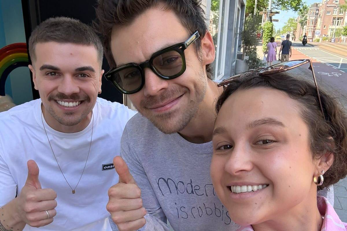 Harry Styles ajuda brasileiro a pedir namorada em casamento em Amsterdã