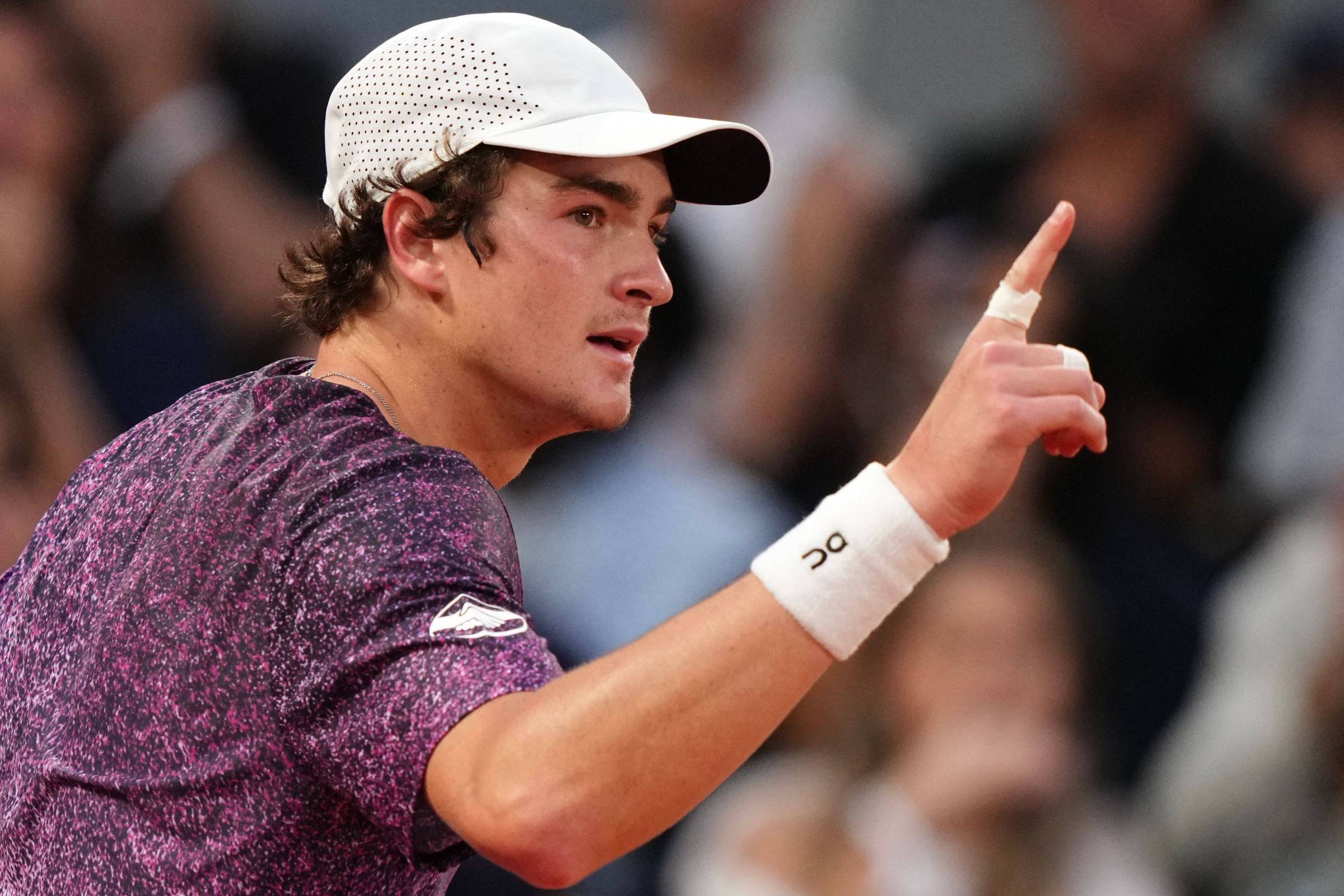 Fonseca é o sétimo brasileiro da história a avançar às quartas em Roland Garros