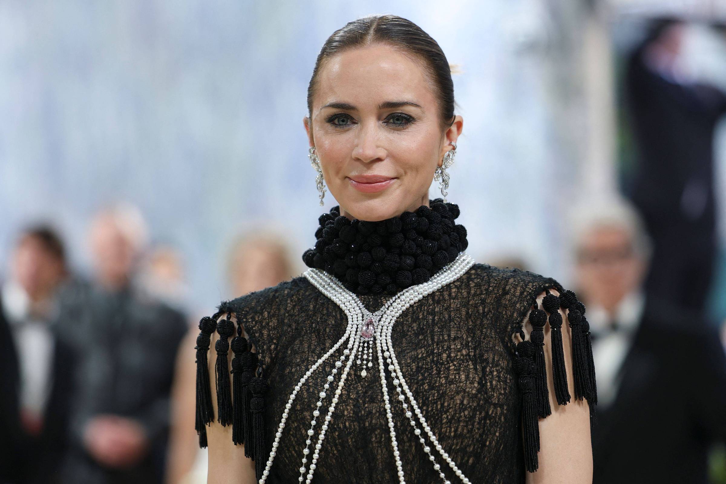 Emily Blunt rejeita uso de IA para criar voz alienígena em filme de Spielberg